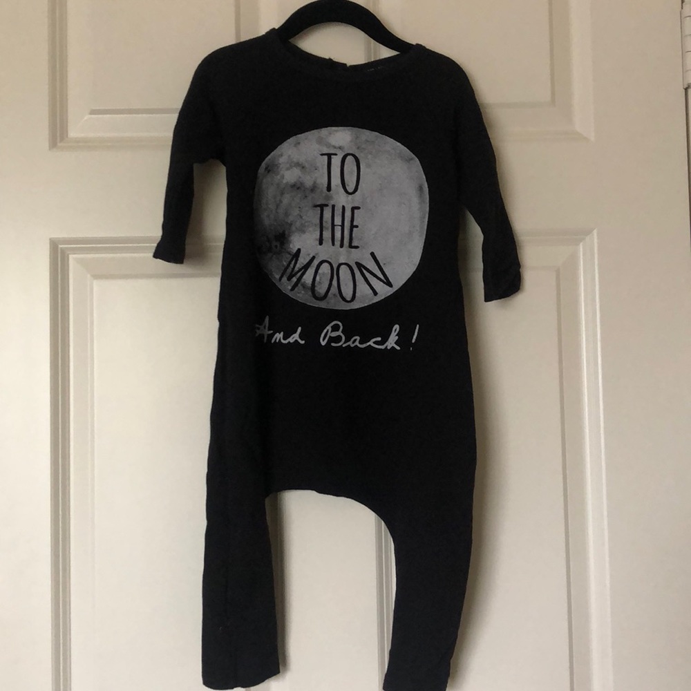 LITTLE URBAN APPAREL To the Moon and Back jumpsuit/romper/onesie Size 1
